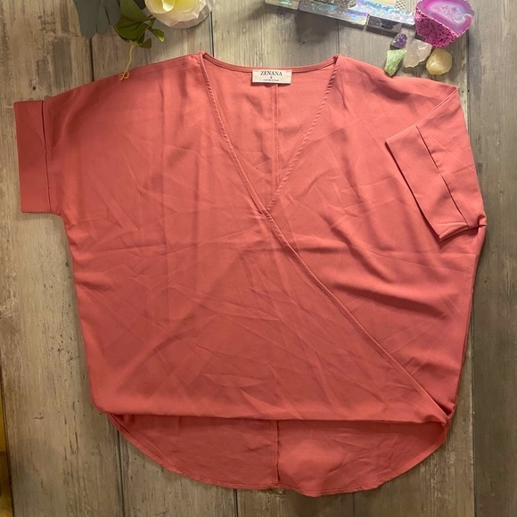 Zenana Outfitters Tops - 🍒5-$50 Zenana Short Sleeve Shirt
Split Neck Short Sleeve
Size Small